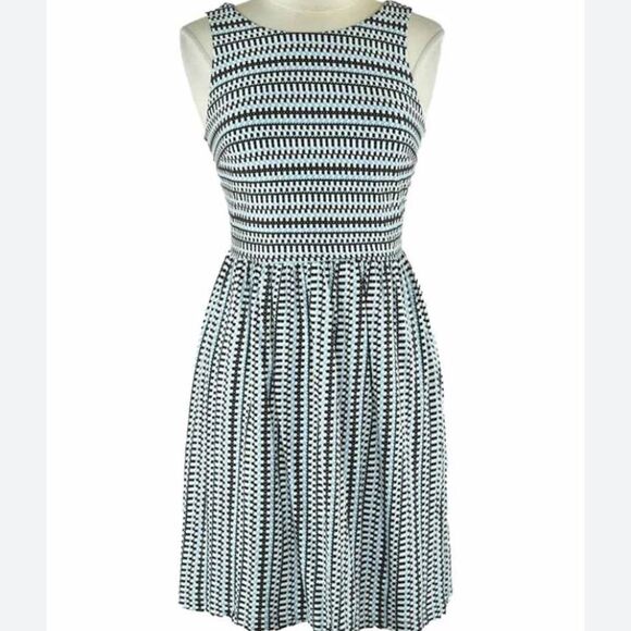 LOFT Dresses & Skirts - Loft Blue and White Printed Midi Sleeveless Dress Size Small